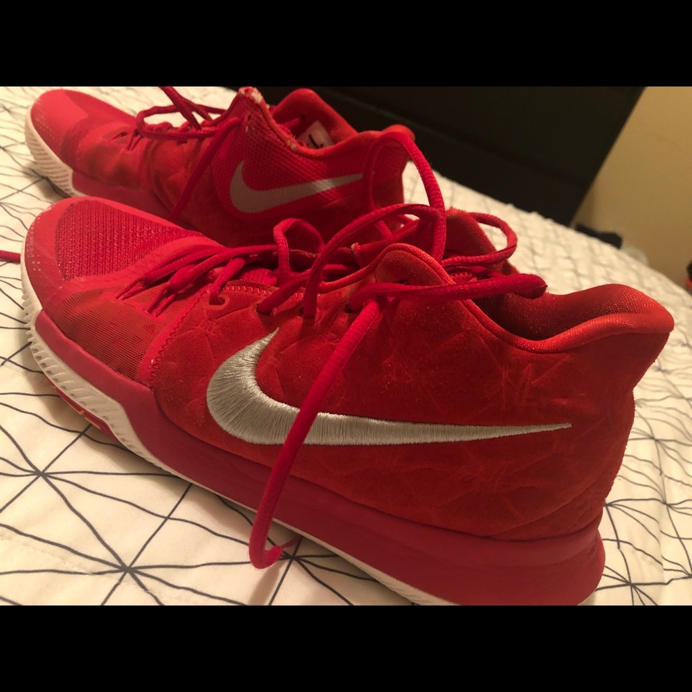Kyrie basketball shoes